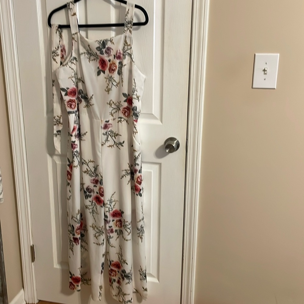 EUC Women’s XL Floral Bloom Sleeveless One Piece Jumper W/Side Pockets & Belt